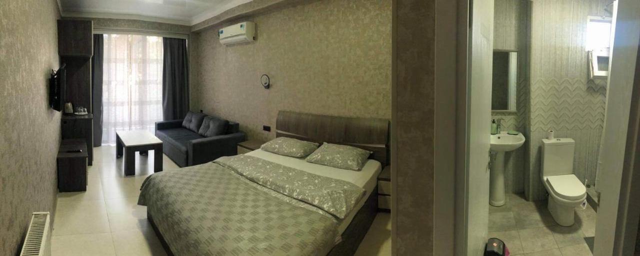 Golden Lion Hotel Kobuleti Eksteriør billede